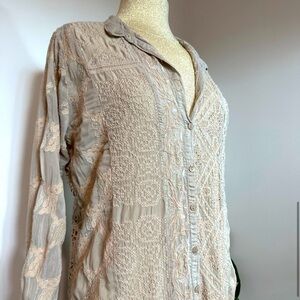 Johnny Was Back Eyelet Blouse in Powdered Sugar